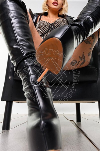 Foto hot di Julia mistress Cuneo